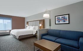 Holiday Inn Express & Suites Clinton By Ihg
