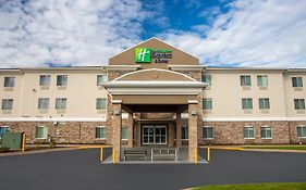 Holiday Inn Express & Suites Clinton By Ihg